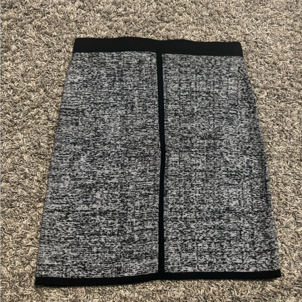 SKIRT OF Ann Taylor , Black and Gray Pencil Skirt